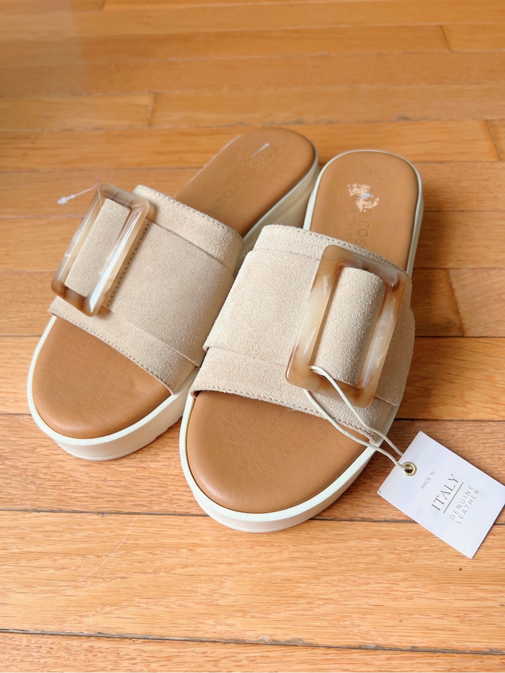 NWT Simona Rossi Women’s Suede Sandals